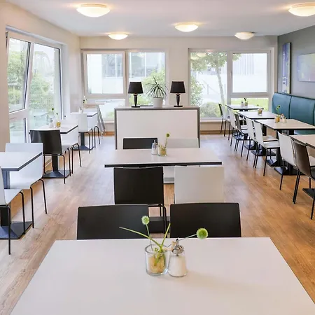 Stuttgart-vaihingen 3* Stuttgart